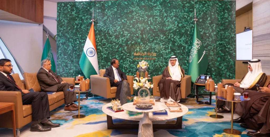Saudi, Indian officials discuss energy cooperation, supply security