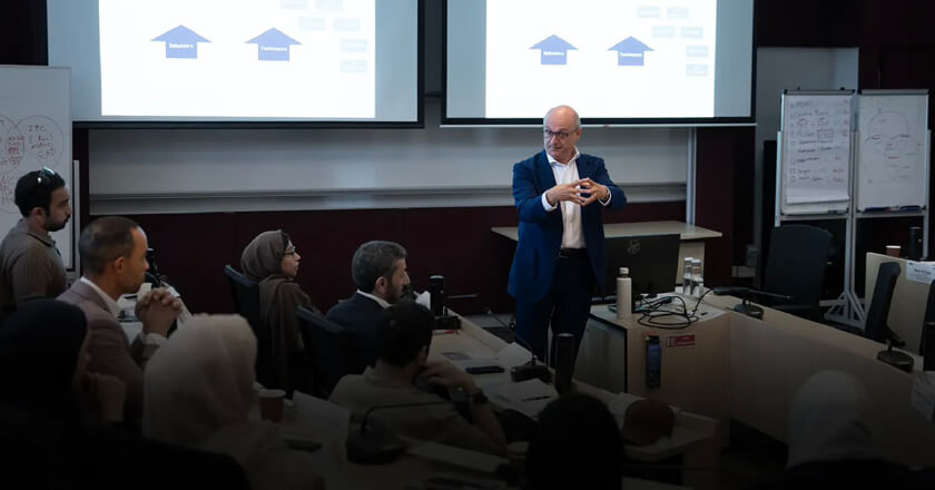 DGE’s AI-powered Policy Development Programme designed for senior leaders