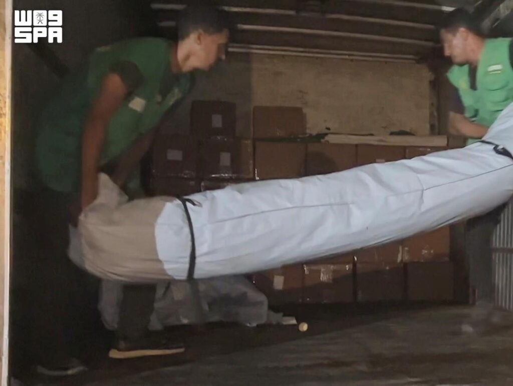 KSrelief Responds to Urgent Appeal from Displaced Families in Gaza Strip, Providing Emergency Shelter