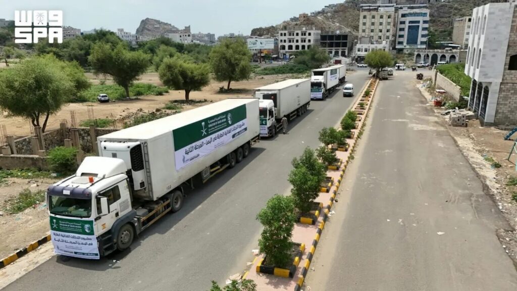 Six New KSrelief Humanitarian Trucks Arrive in Yemen’s Taiz Governorate
