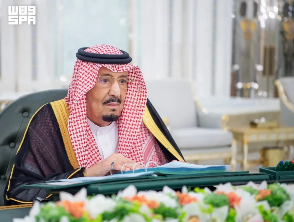 King Salman approves awarding medal of merit to 25 blood donors