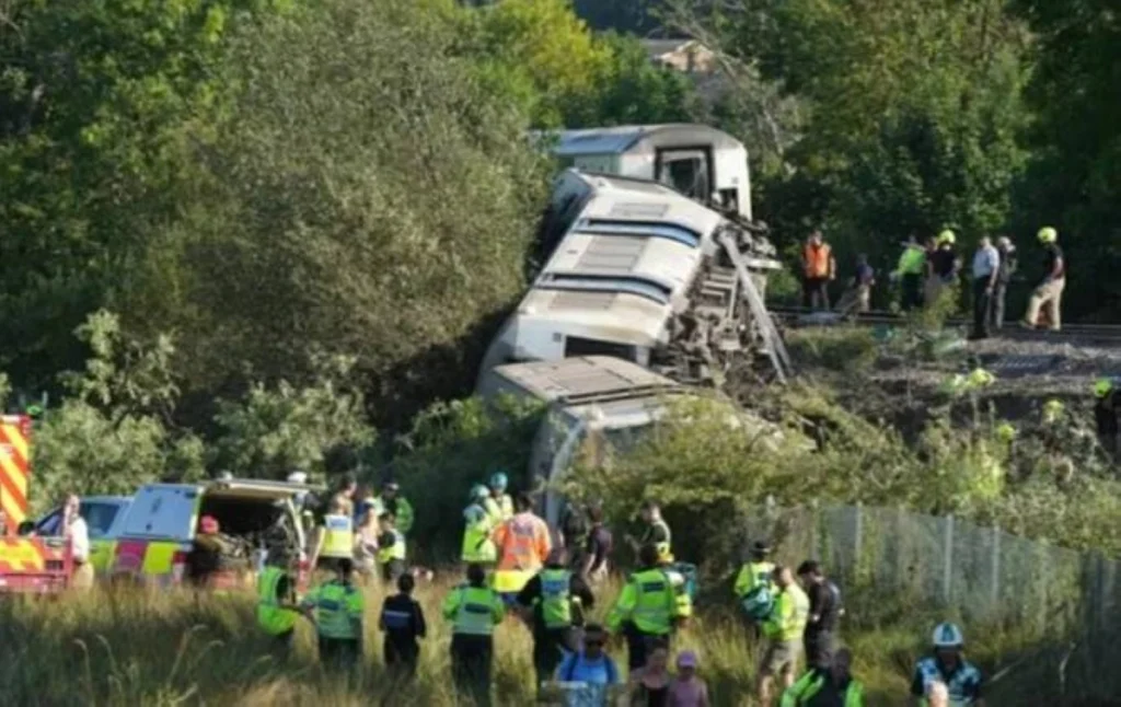 25 people injured as passenger train derails in southeast England