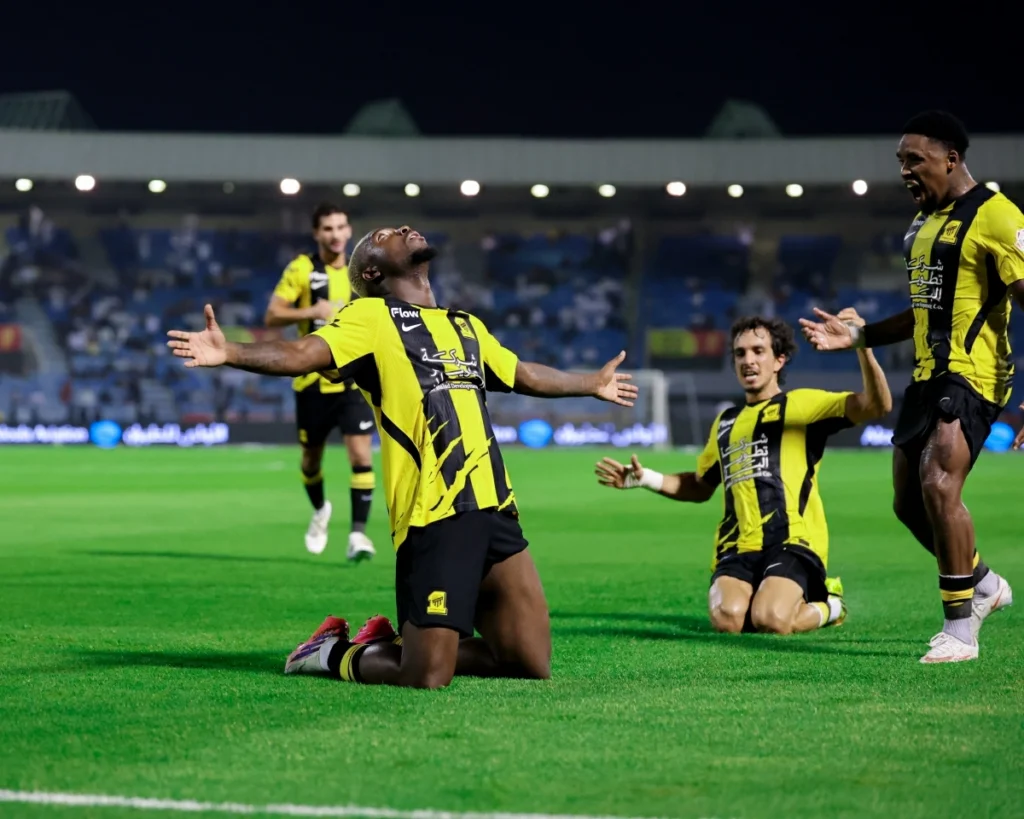 Ten-man Al Ittihad edge Al Qadsiah in hard-fought RSL win