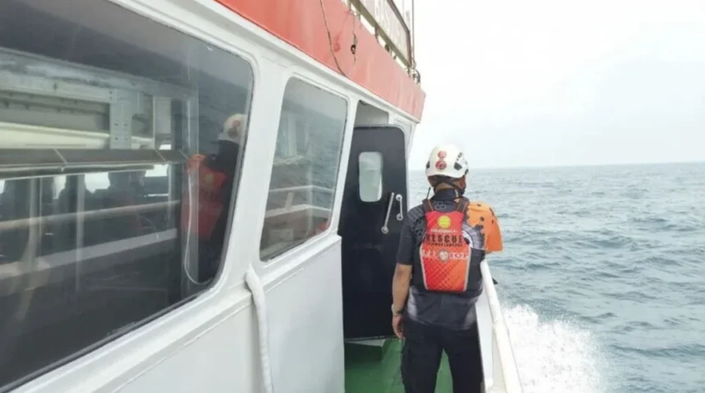 One dead, 140 missing after Indonesian passenger ship disappears in Java Sea