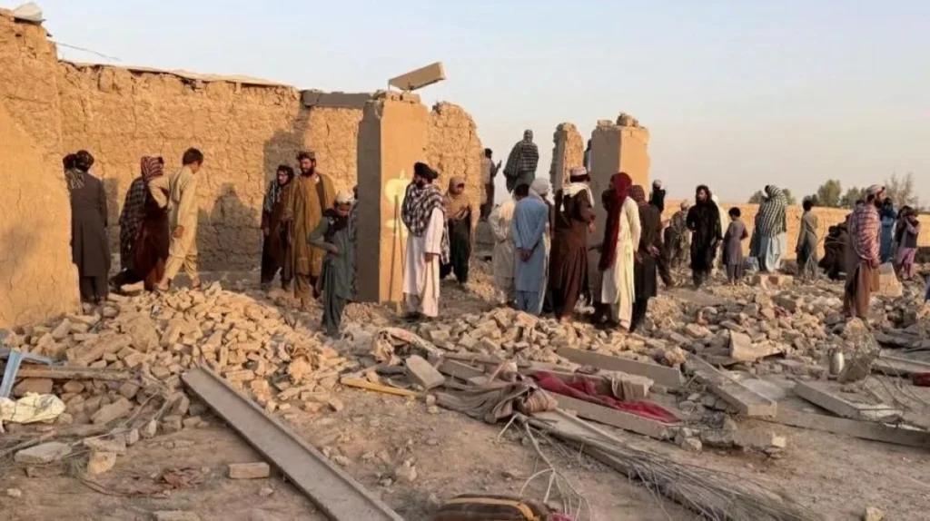 Pakistan launches deadly air strikes on alleged militant hideouts in Afghanistan