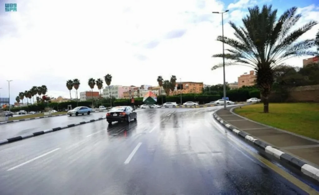 Civil Defense warns of continuing thunderstorms across most Saudi regions through Saturday