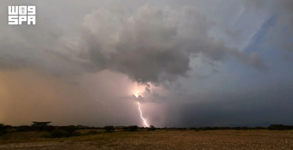Saudi Arabia issues red and orange alerts as heavy thunderstorms threaten several regions